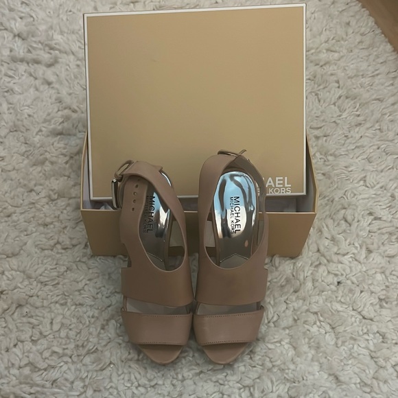 Michael Kors Carla Platform Women's Beige Platform Sandals - Picture 8 of 10